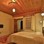 Kemal's Hotel 2*