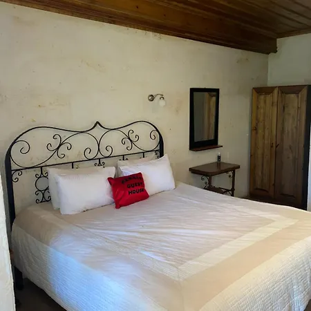 Kemal's Hotel 2*